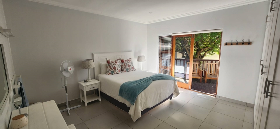 6 Bedroom Property for Sale in Fraaiuitsig Western Cape